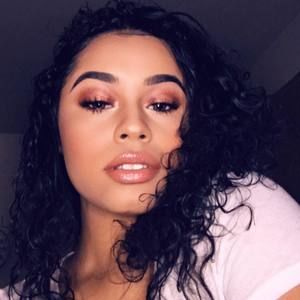 Meet your Posher, Nakayla